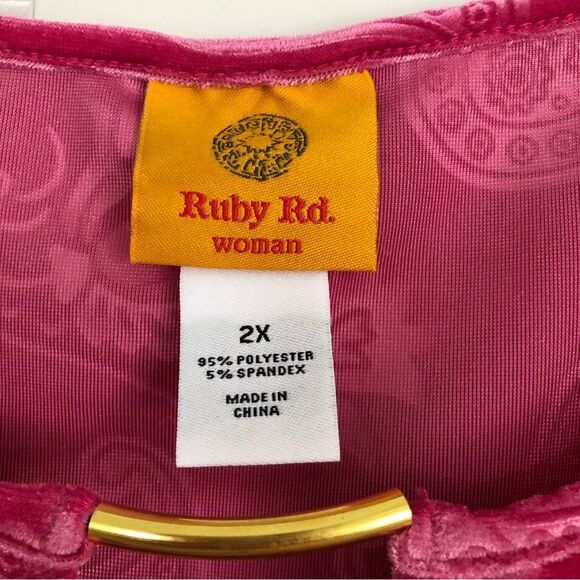 RUBY RD. PAISLEY VELVET EMBOSSED TEE PLUS SIZE 2X, 3X KEY HOLE NECK 3/4 SLEEVES - Picture 9 of 10